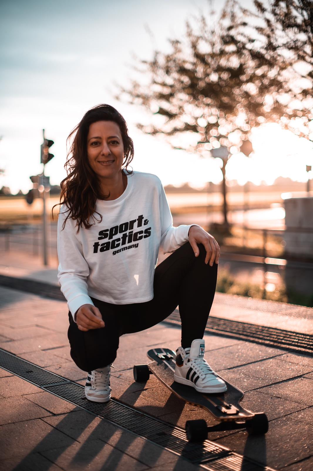 Damen BASIC CROPPED CREWNECK